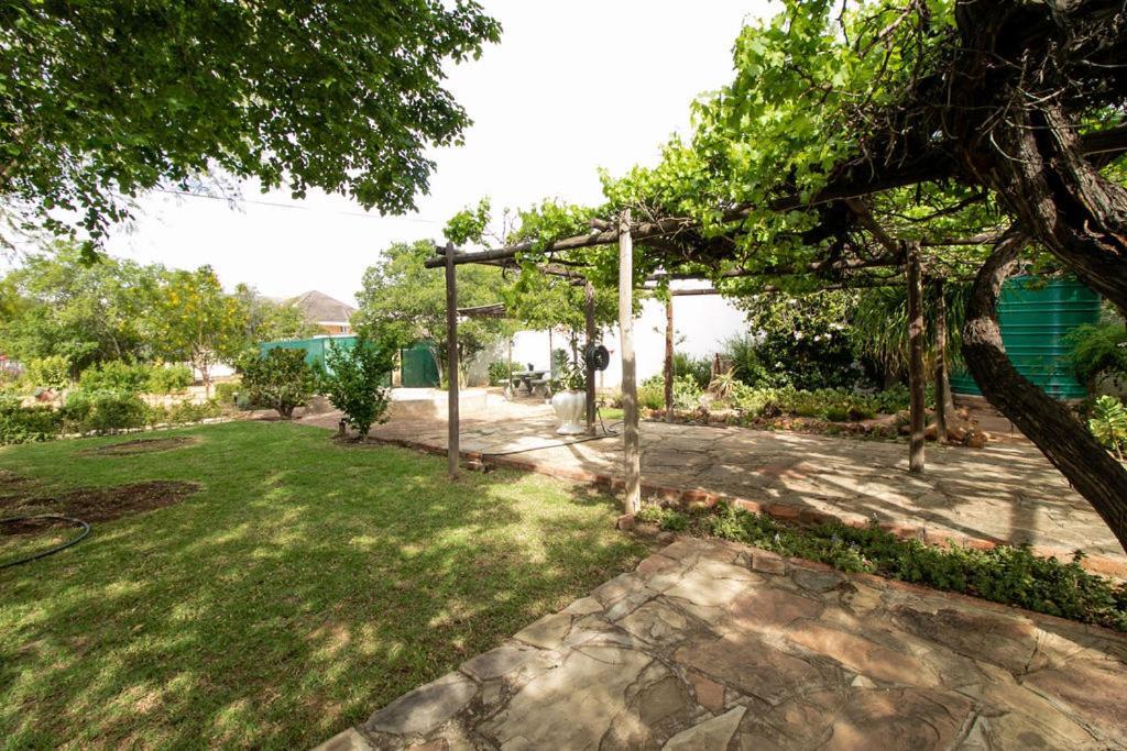 The Townhouse Villa Graaff-Reinet Exterior foto
